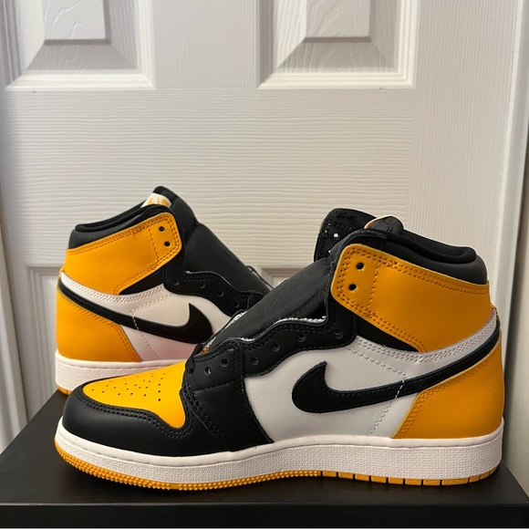 Nike Air Jordan 1 Retro High OG ‘Taxi’ GS Size 6.5Y 575441-711 - Picture 6 of 13